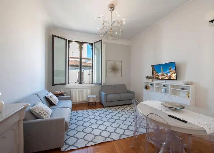 Romantic And Charming Флоренция